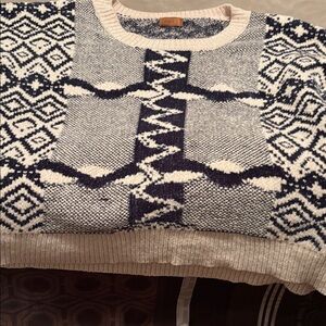 POL Women's Navy and Cream Geometric Sweater